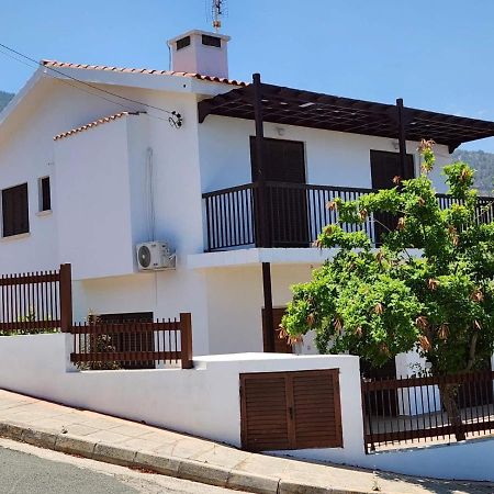 Seaclusion Vacation Villa Pomos Extérieur photo