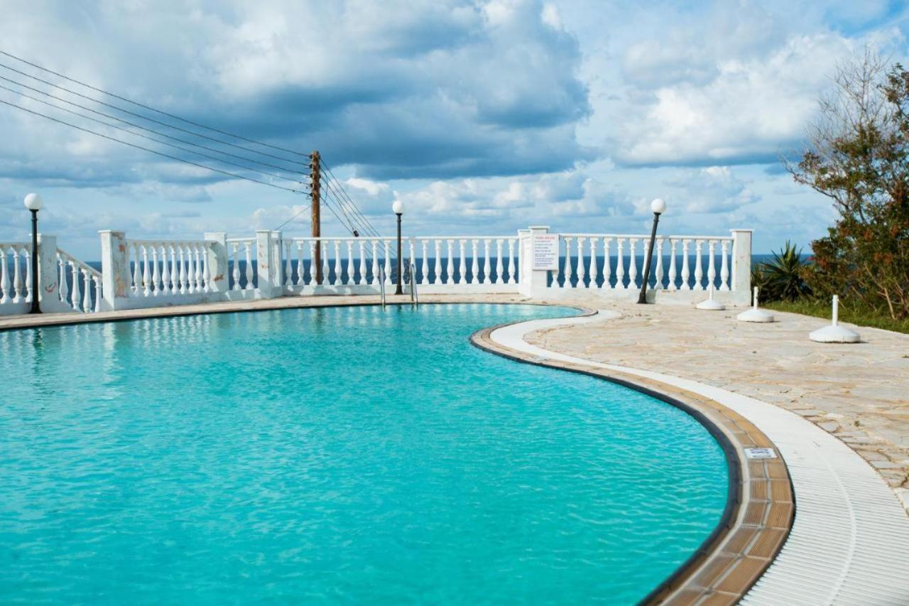 Seaclusion Vacation Villa Pomos Extérieur photo