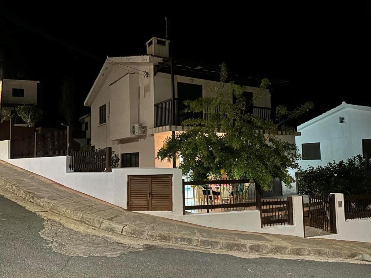 Seaclusion Vacation Villa Pomos Extérieur photo