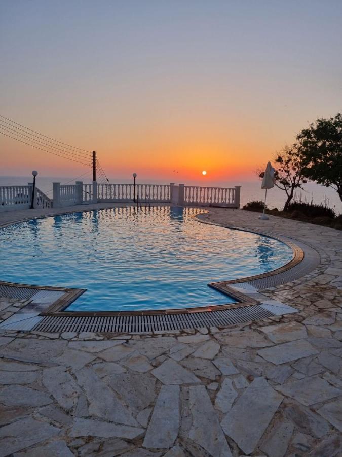 Seaclusion Vacation Villa Pomos Extérieur photo