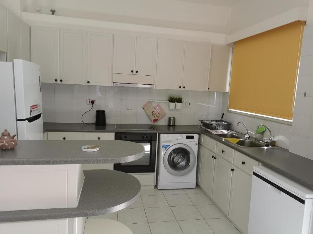 Seaclusion Vacation Villa Pomos Extérieur photo